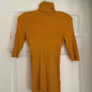 Short sleeve turtleneck sweater